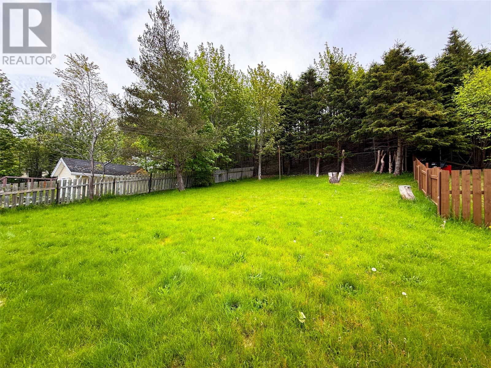 41 Hillview Drive Property Photo 3