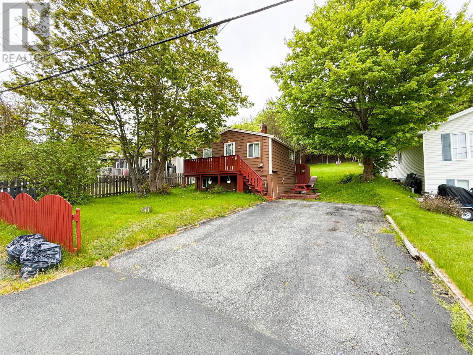 41 Hillview Drive