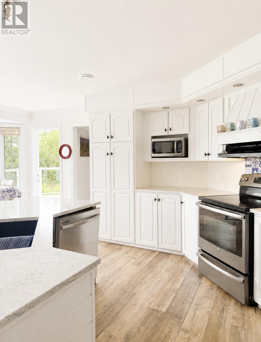 16 Jean D'arc Place Property Photo 7