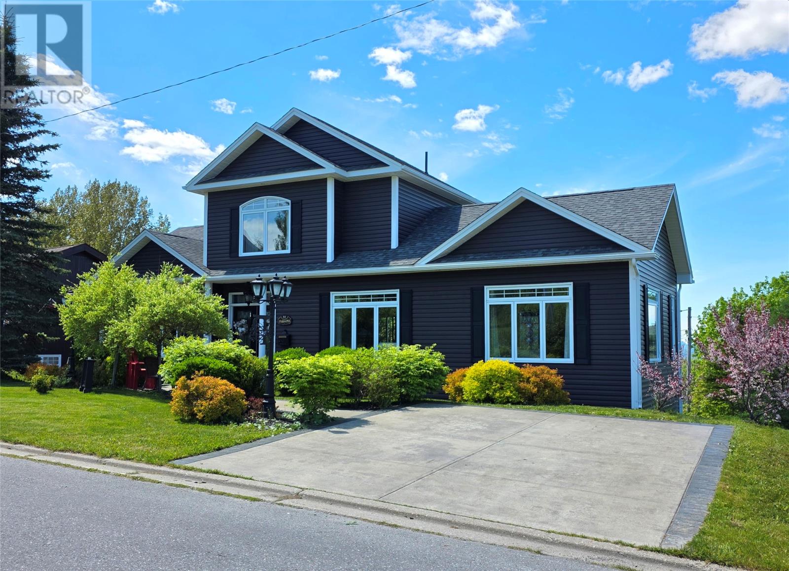57 Macpherson Avenue Property Photo 1