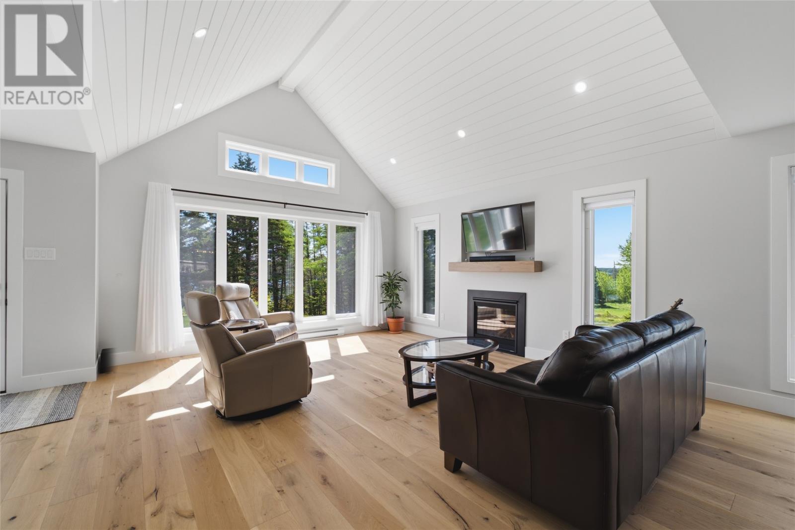 7 Bridle Path Property Photo 8