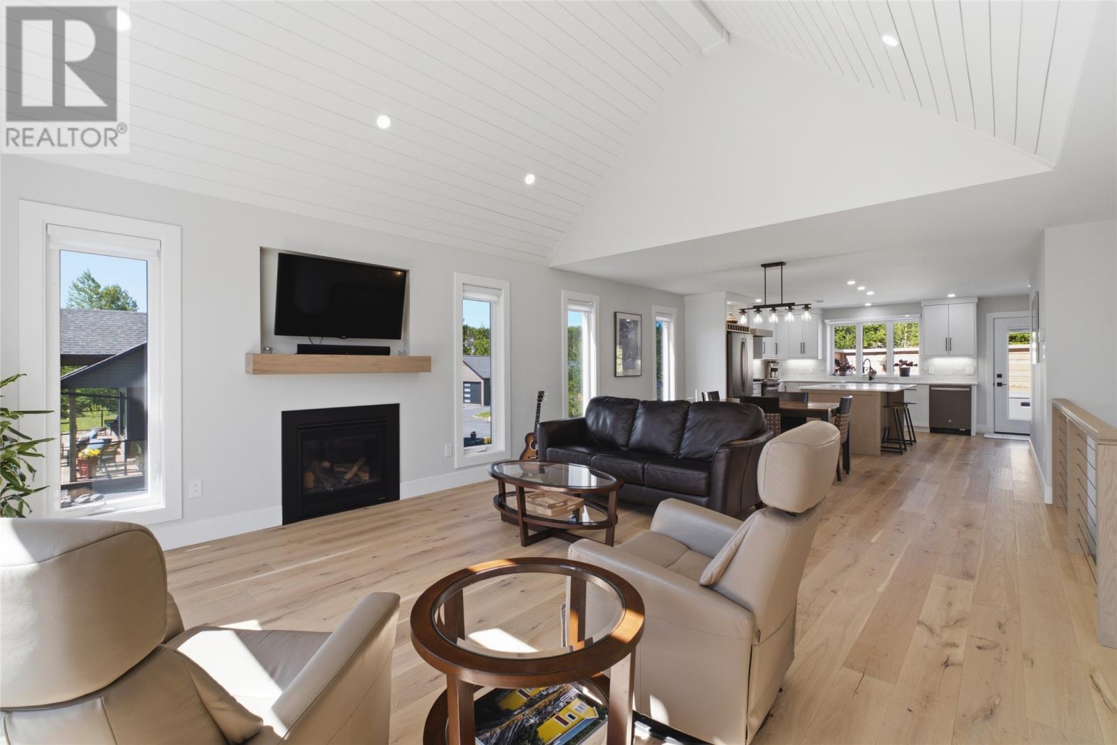 7 Bridle Path Property Photo 11