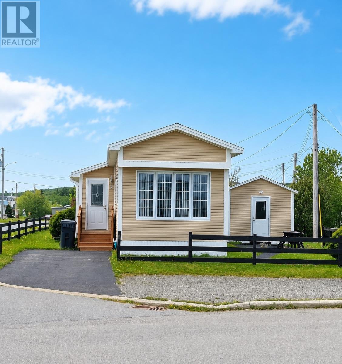 4 Springhill Road Property Photo 1