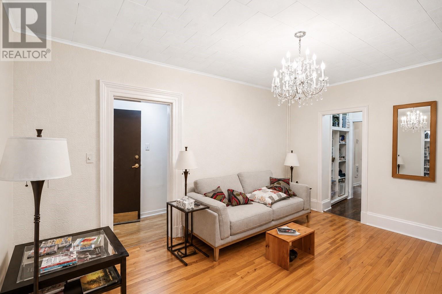 11 Maxse Street Property Photo 3