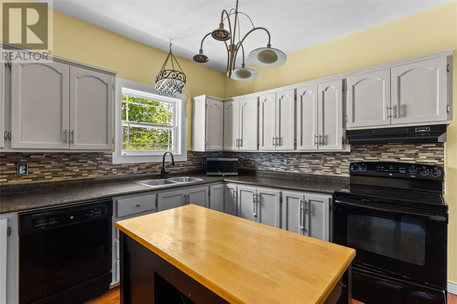 22 Mount Royal Avenue Property Photo 8