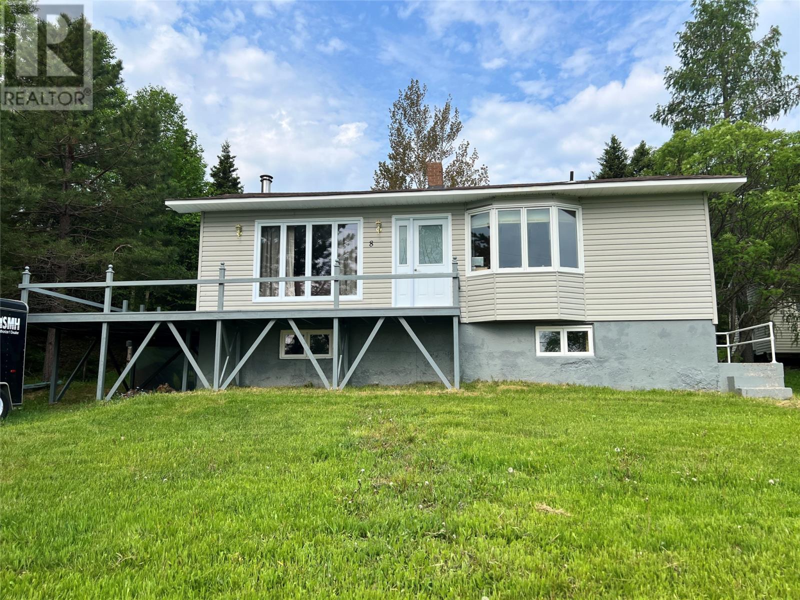 8 Bayview Road