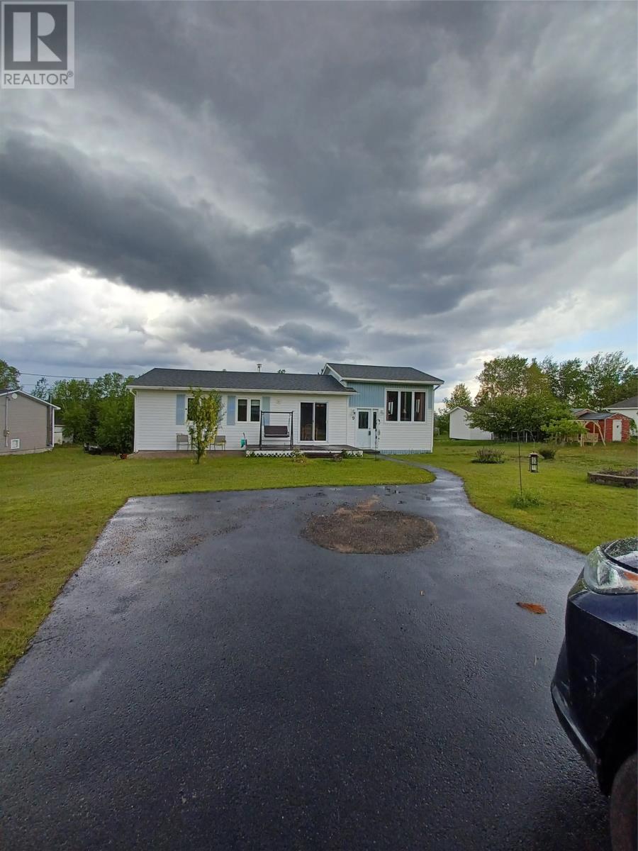 9 Juniper Crescent Property Photo 2