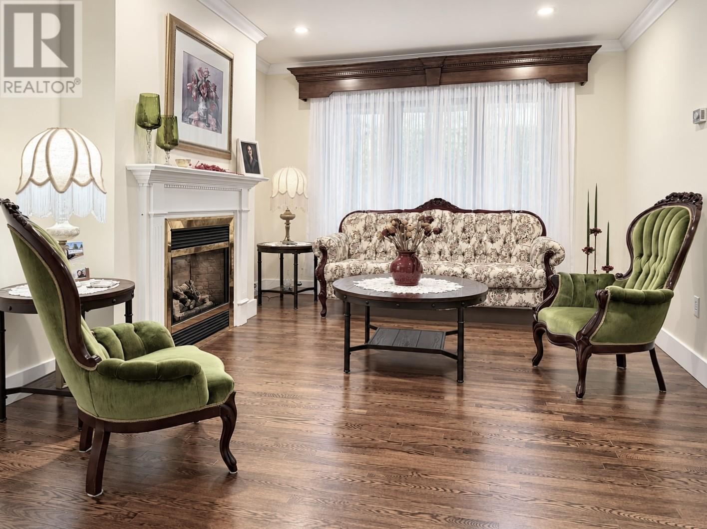 11 Tenth Avenue Property Photo 4