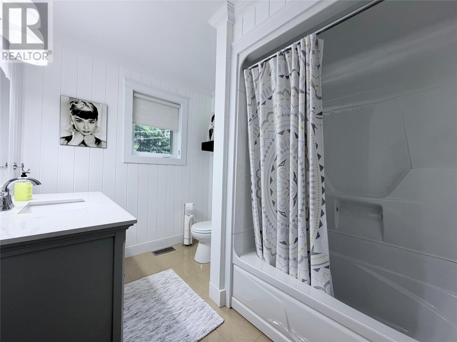 11 Tenth Avenue Property Photo 12
