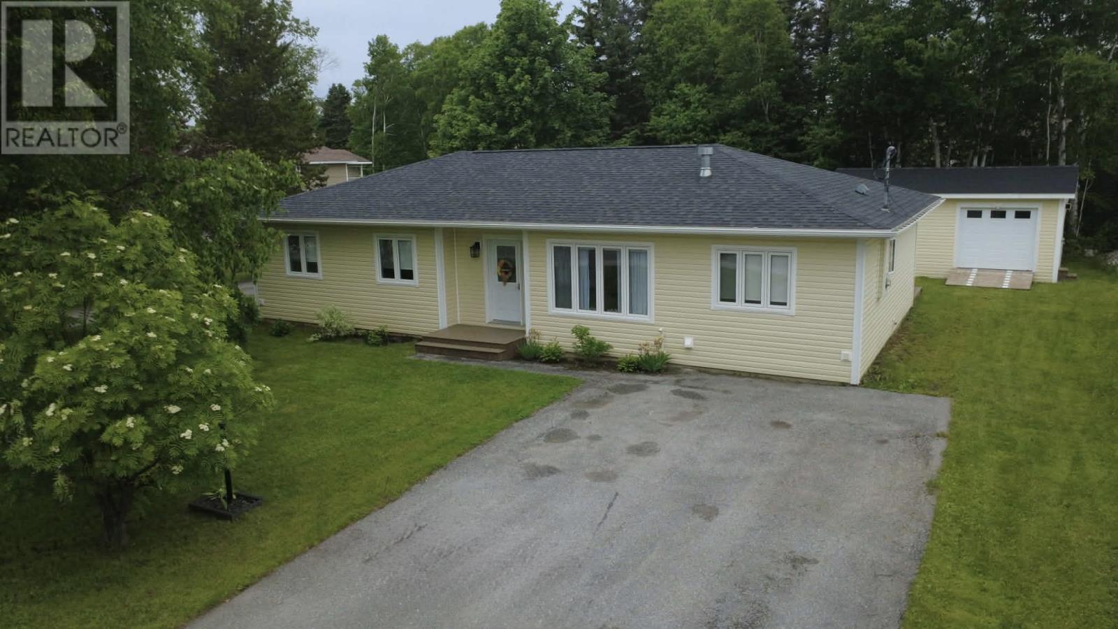 11 Tenth Avenue Property Photo 21