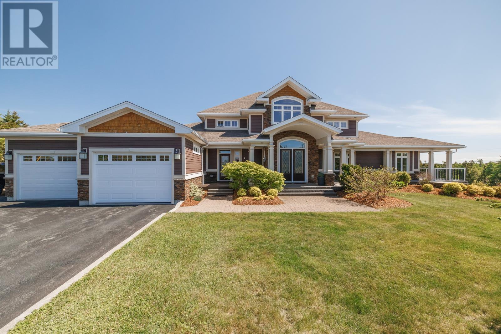 2 Ashkay Drive