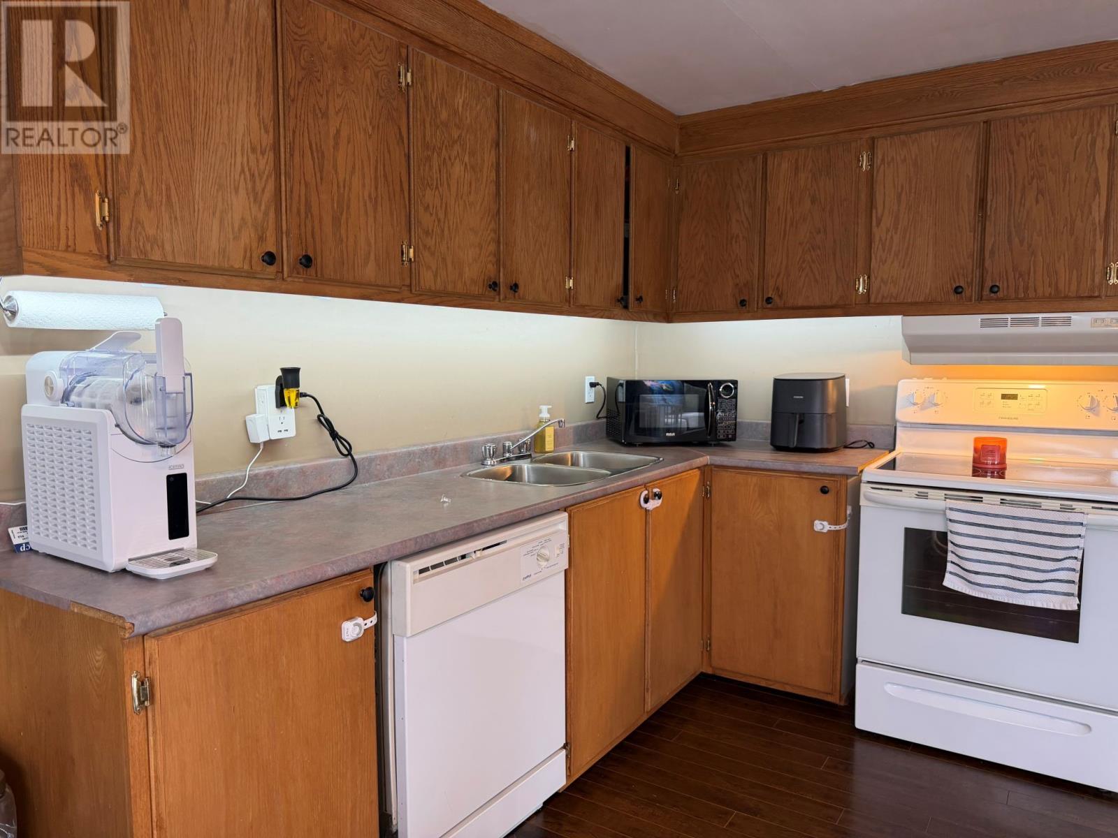 37 Gray Avenue Property Photo 8