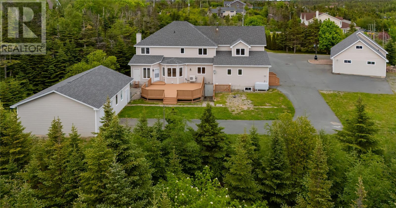 34 Olivers Pond Place Property Photo 2