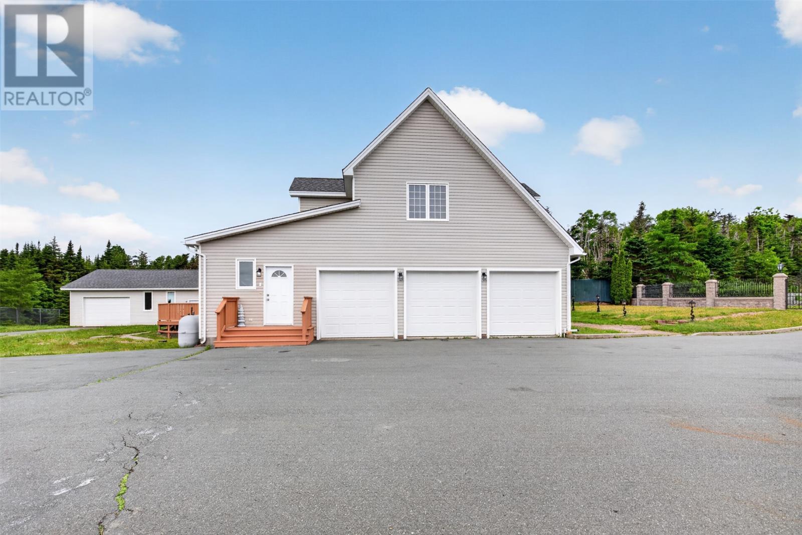 34 Olivers Pond Place Property Photo 6