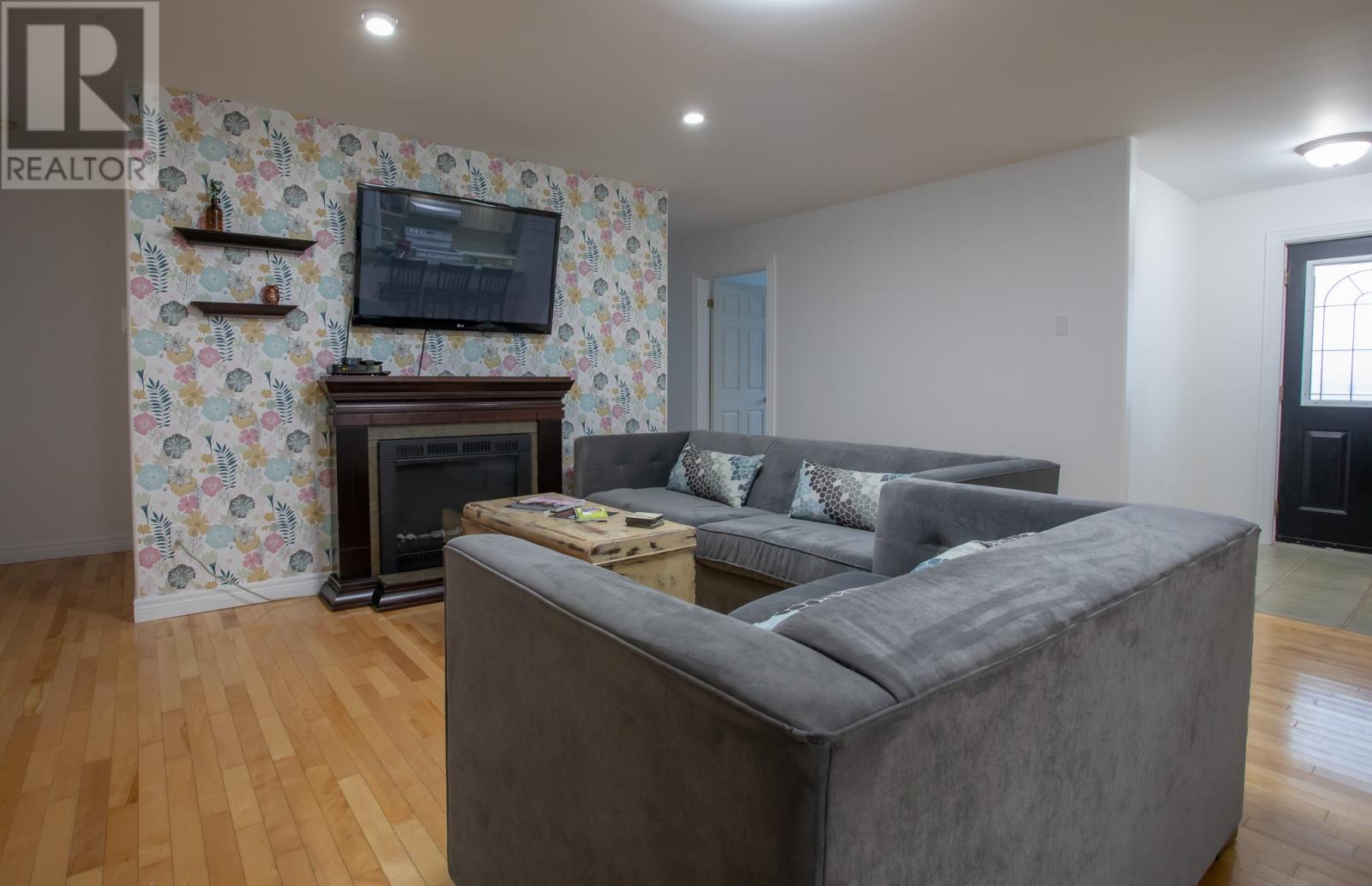 91 Water Street E Property Photo 14