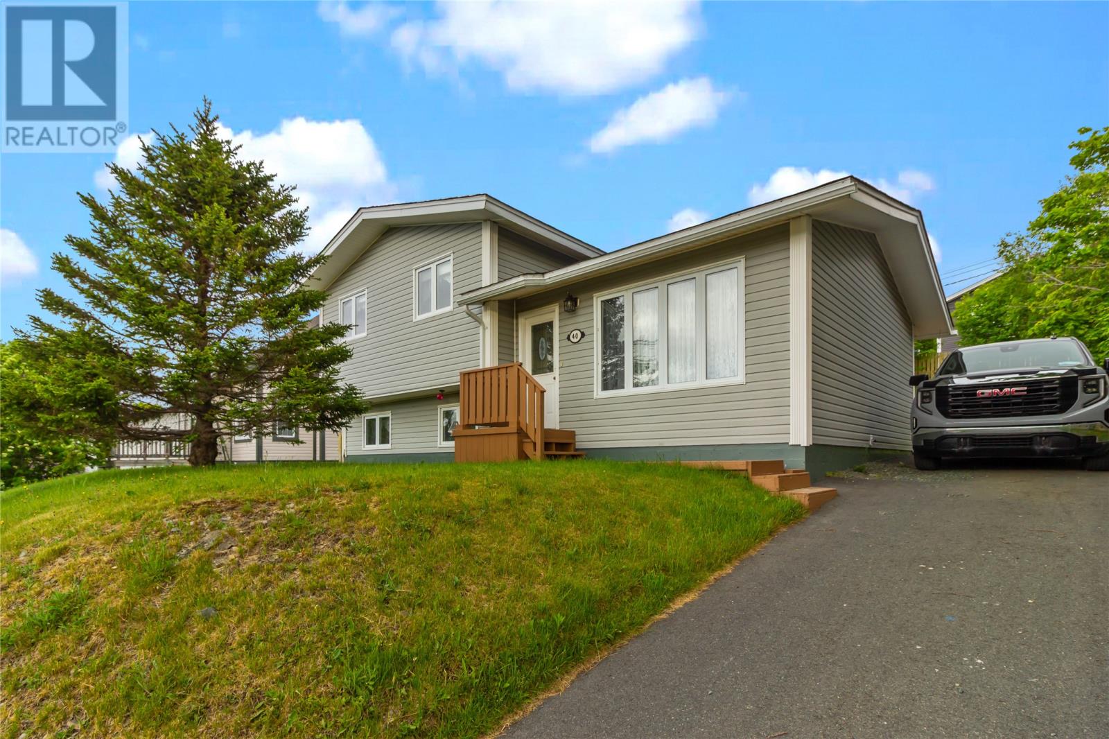 40 Dillon Crescent Property Photo 1