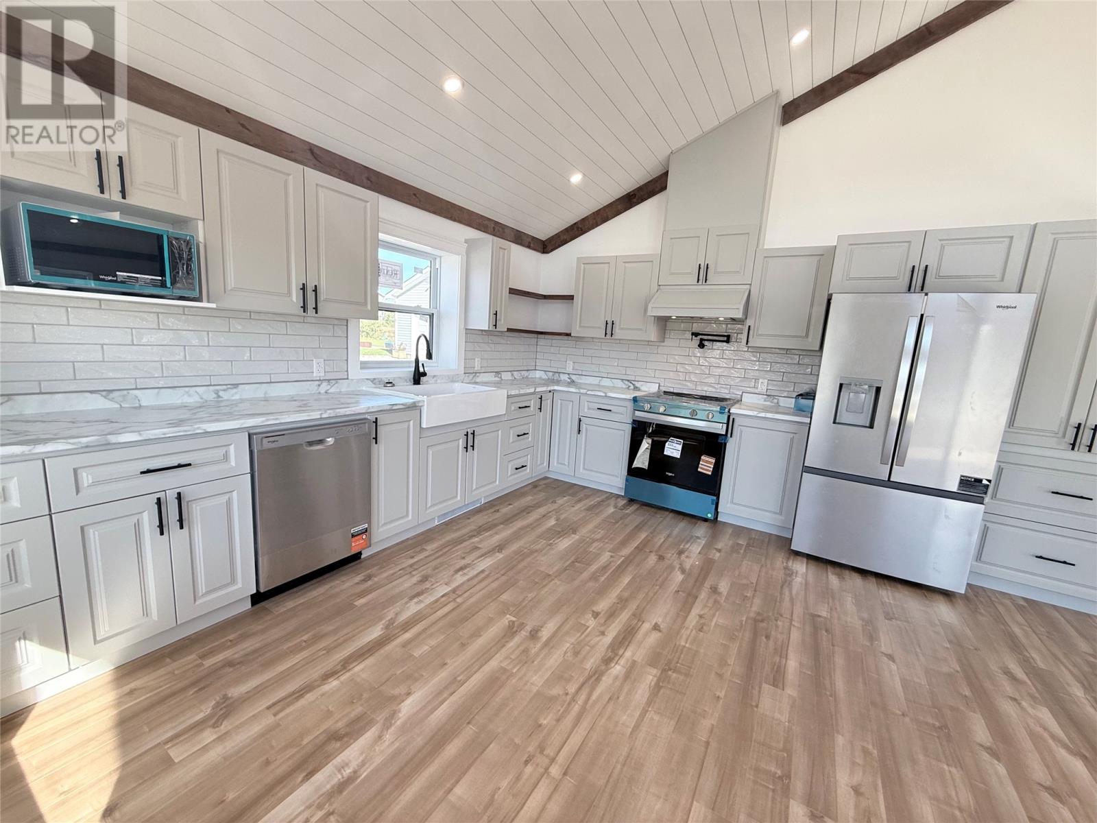 46 Grace Avenue Property Photo 4