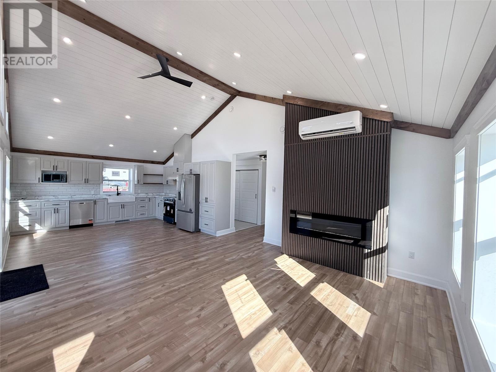 46 Grace Avenue Property Photo 6