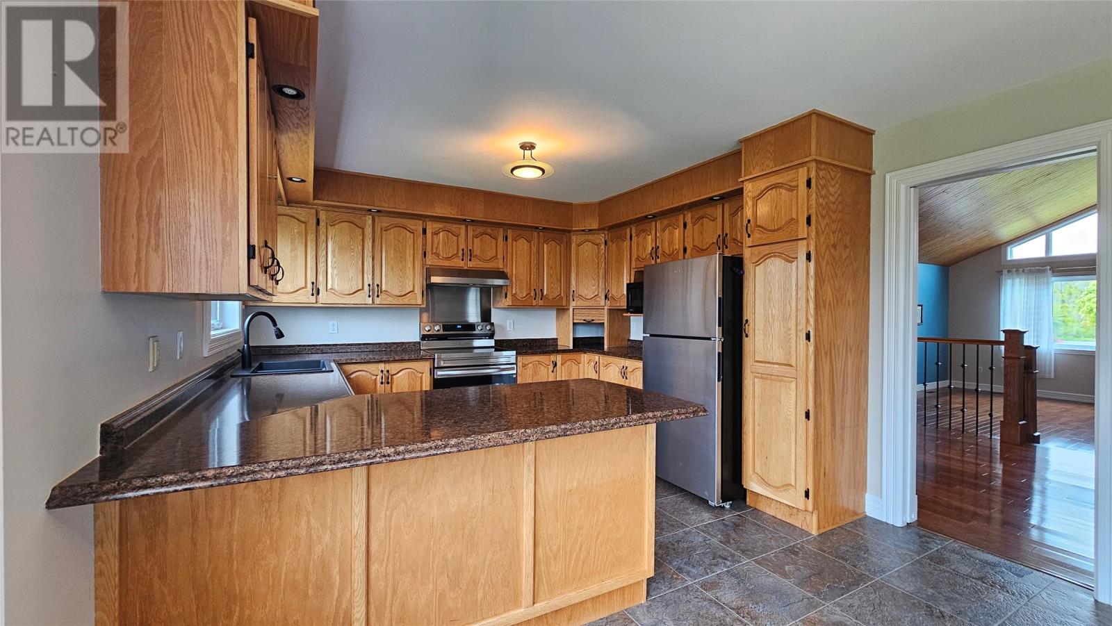 5 Point Road Property Photo 15