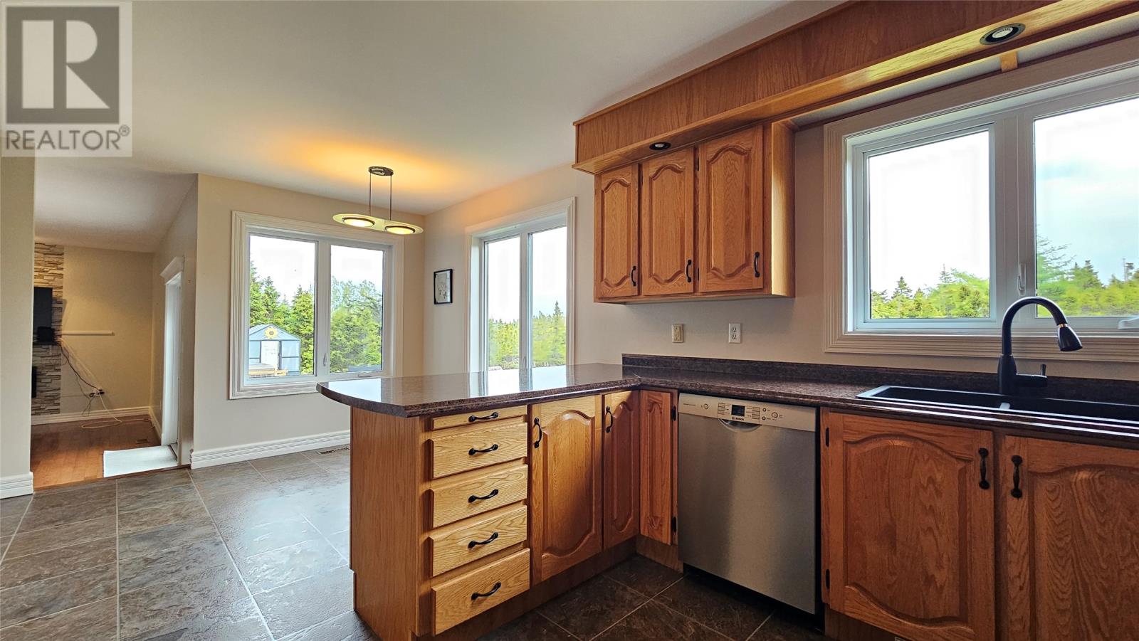 5 Point Road Property Photo 18