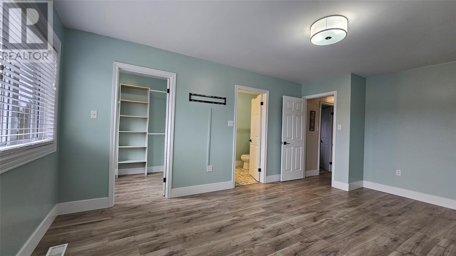5 Point Road Property Photo 25