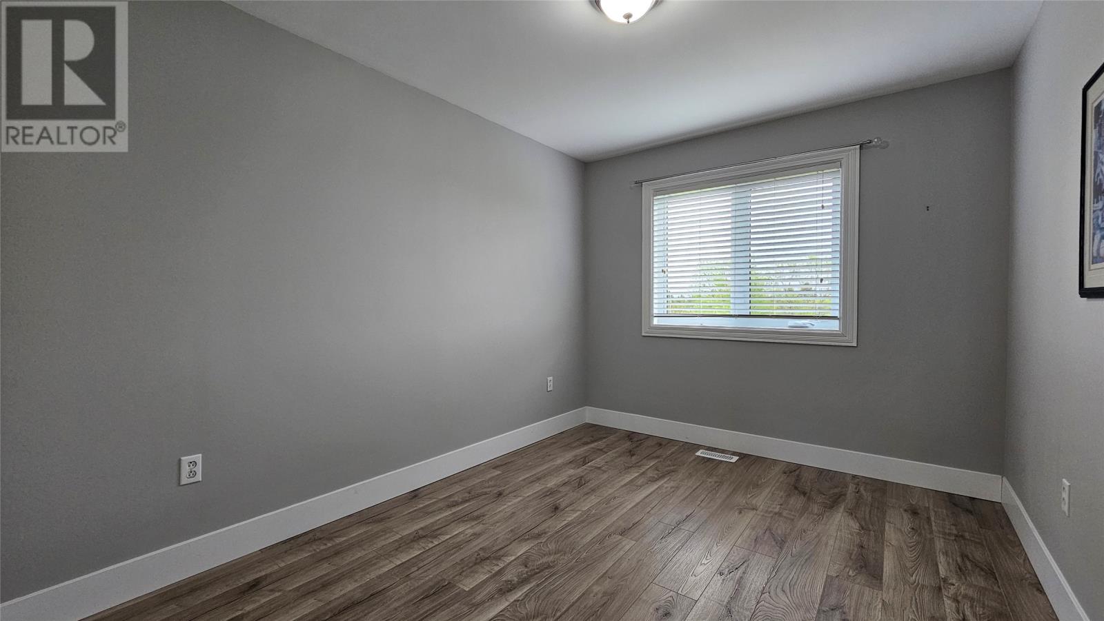5 Point Road Property Photo 34
