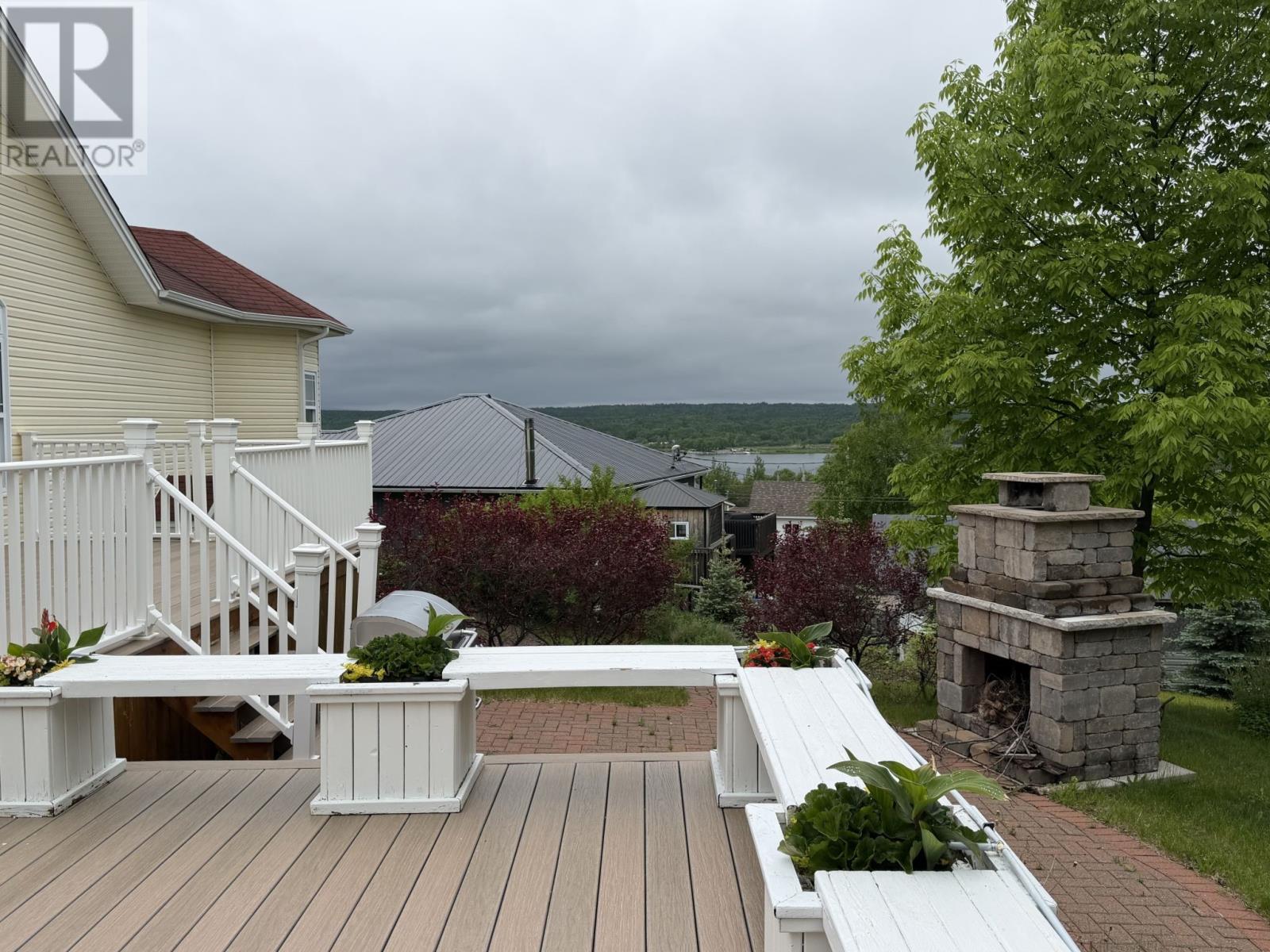 8 Lakeview Place Property Photo 12