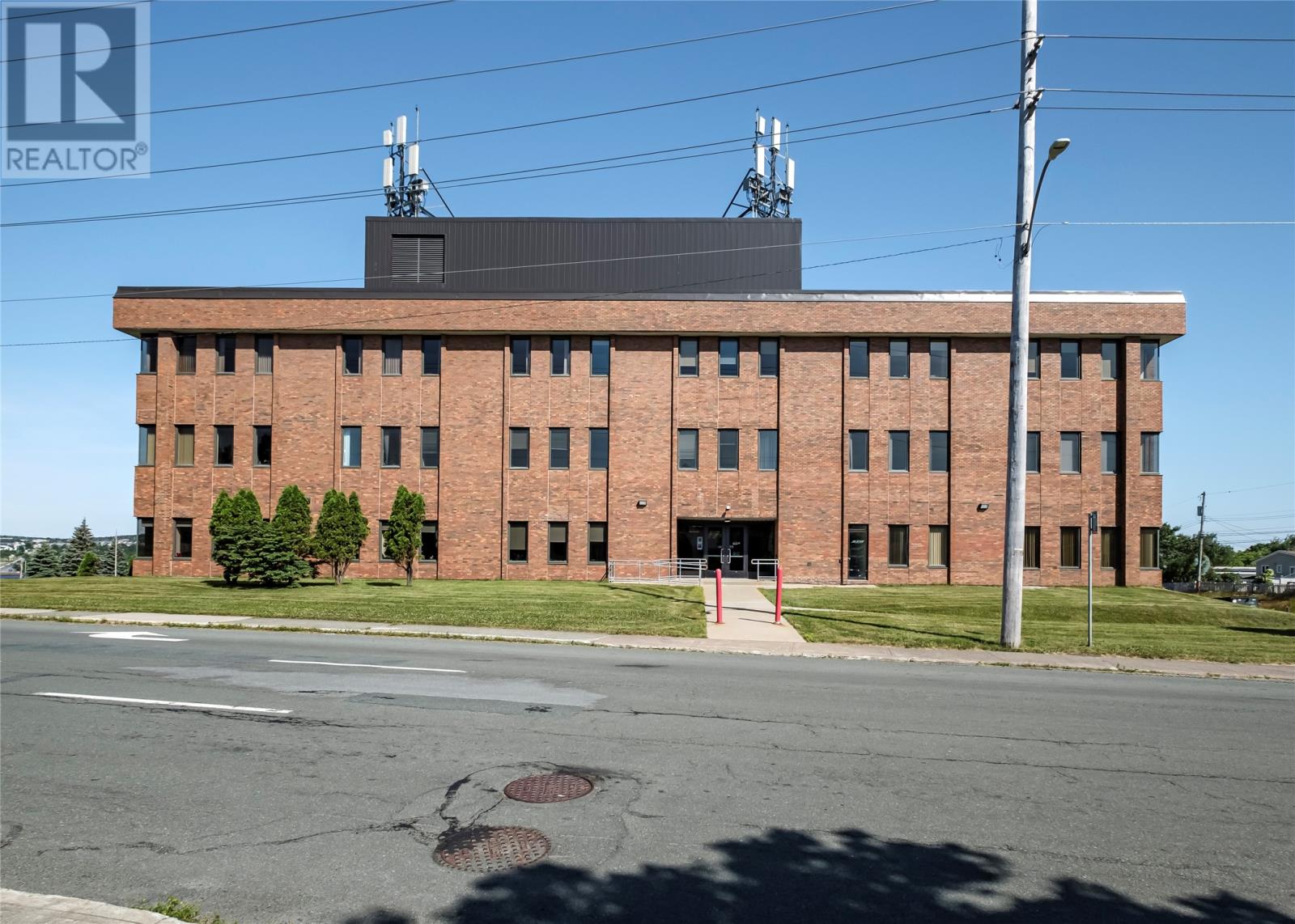 136 Crosbie Road Unit#suite 206 Property Photo 2
