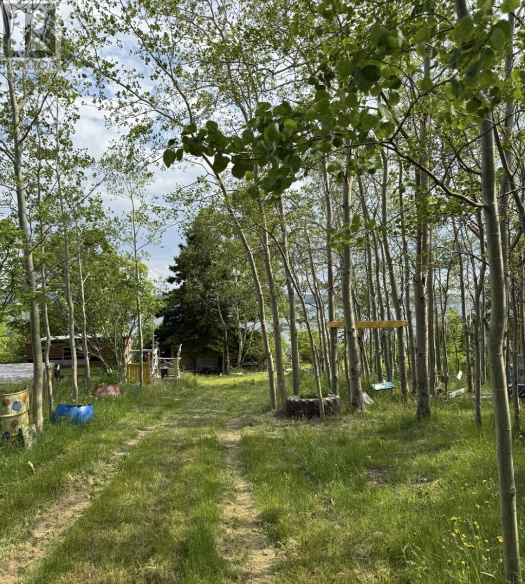 186 Goose Bay Drive Property Photo 2