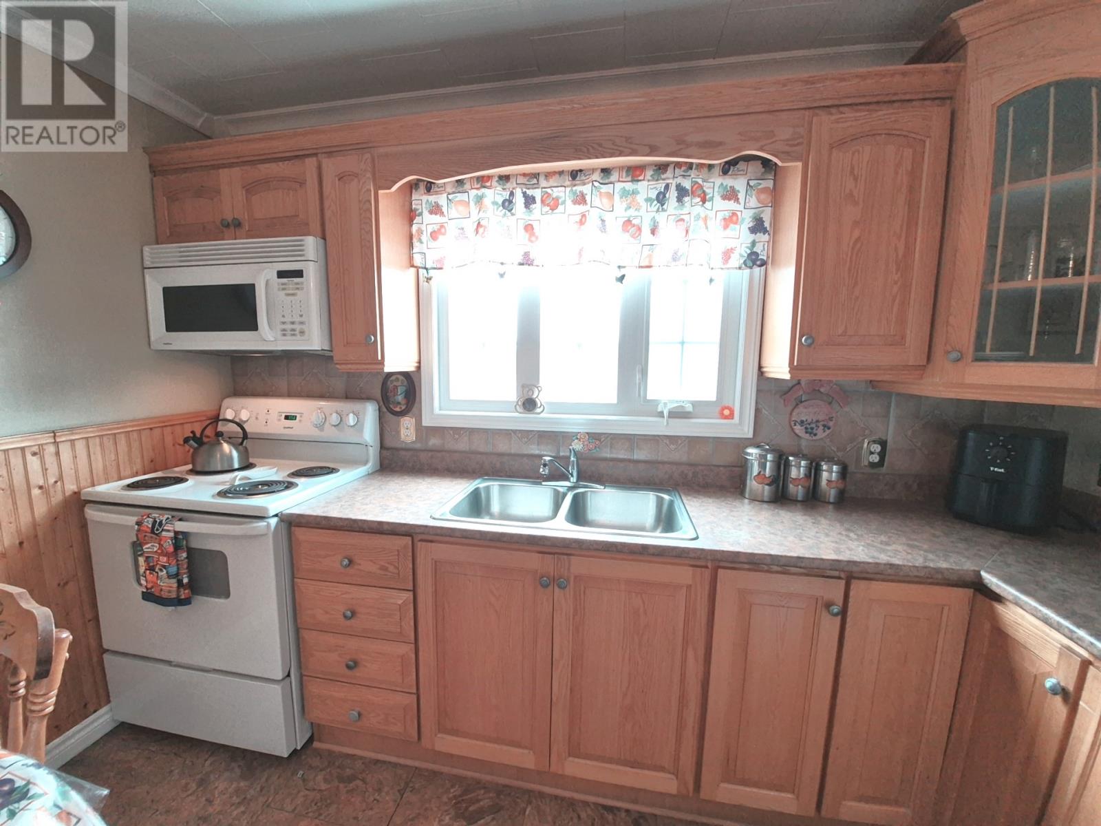 6 Harbour Side Road Property Photo 13