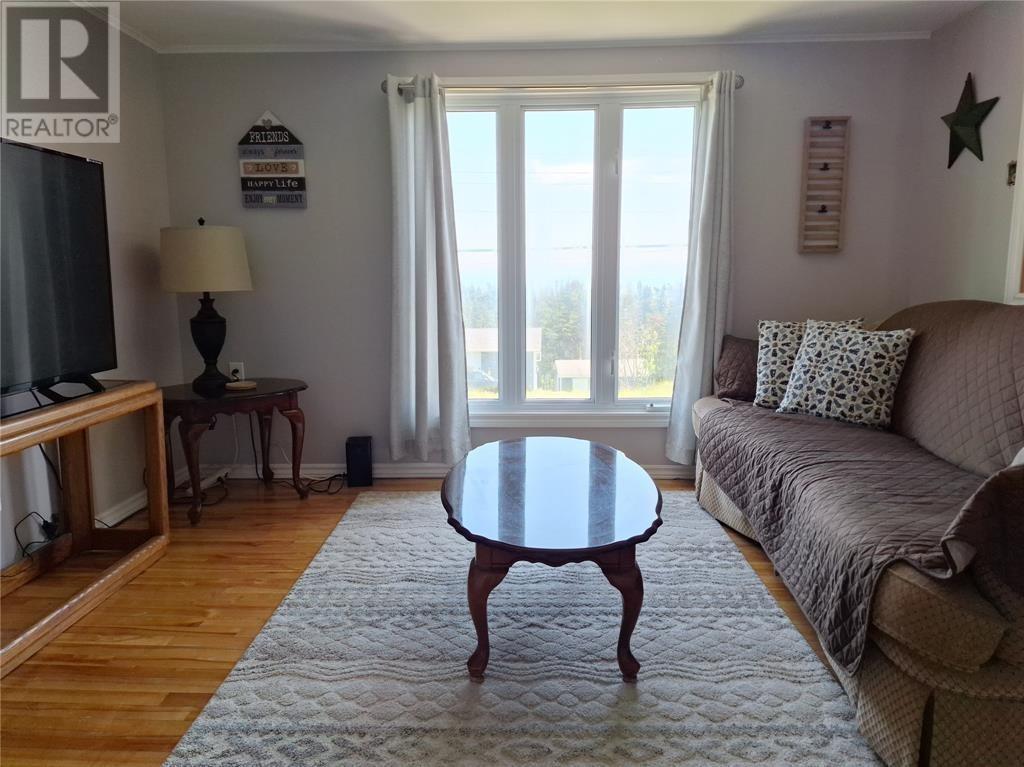 688 Oceanview Drive Property Photo 5