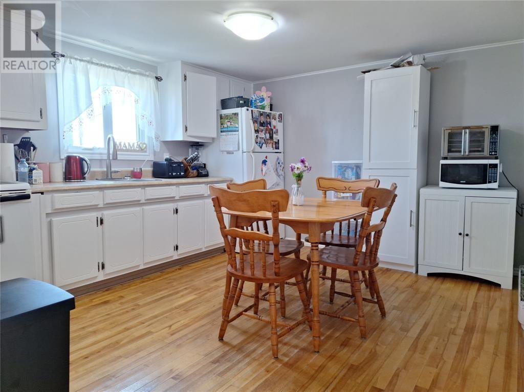 688 Oceanview Drive Property Photo 13