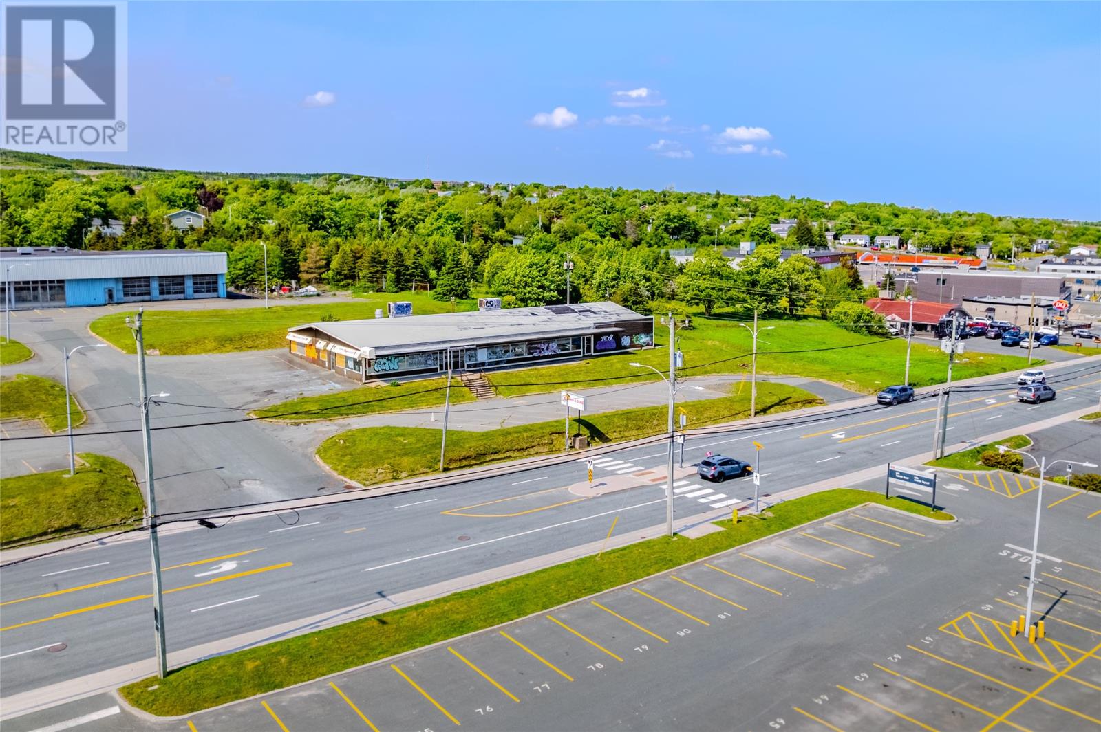 680-686 Topsail Road Property Photo 25