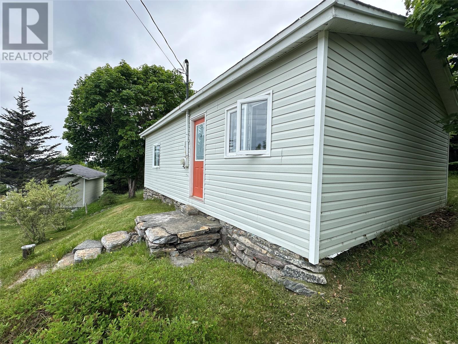 9 Main Highway Property Photo 3