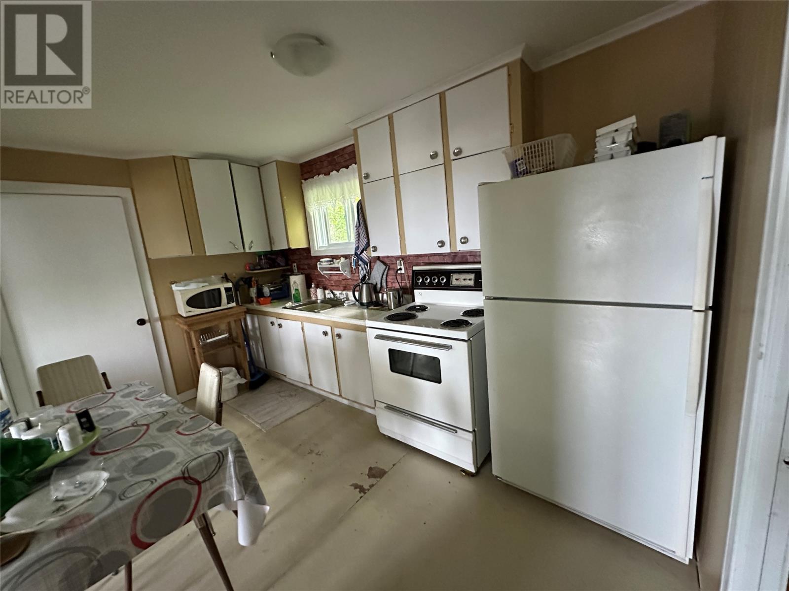 9 Main Highway Property Photo 27