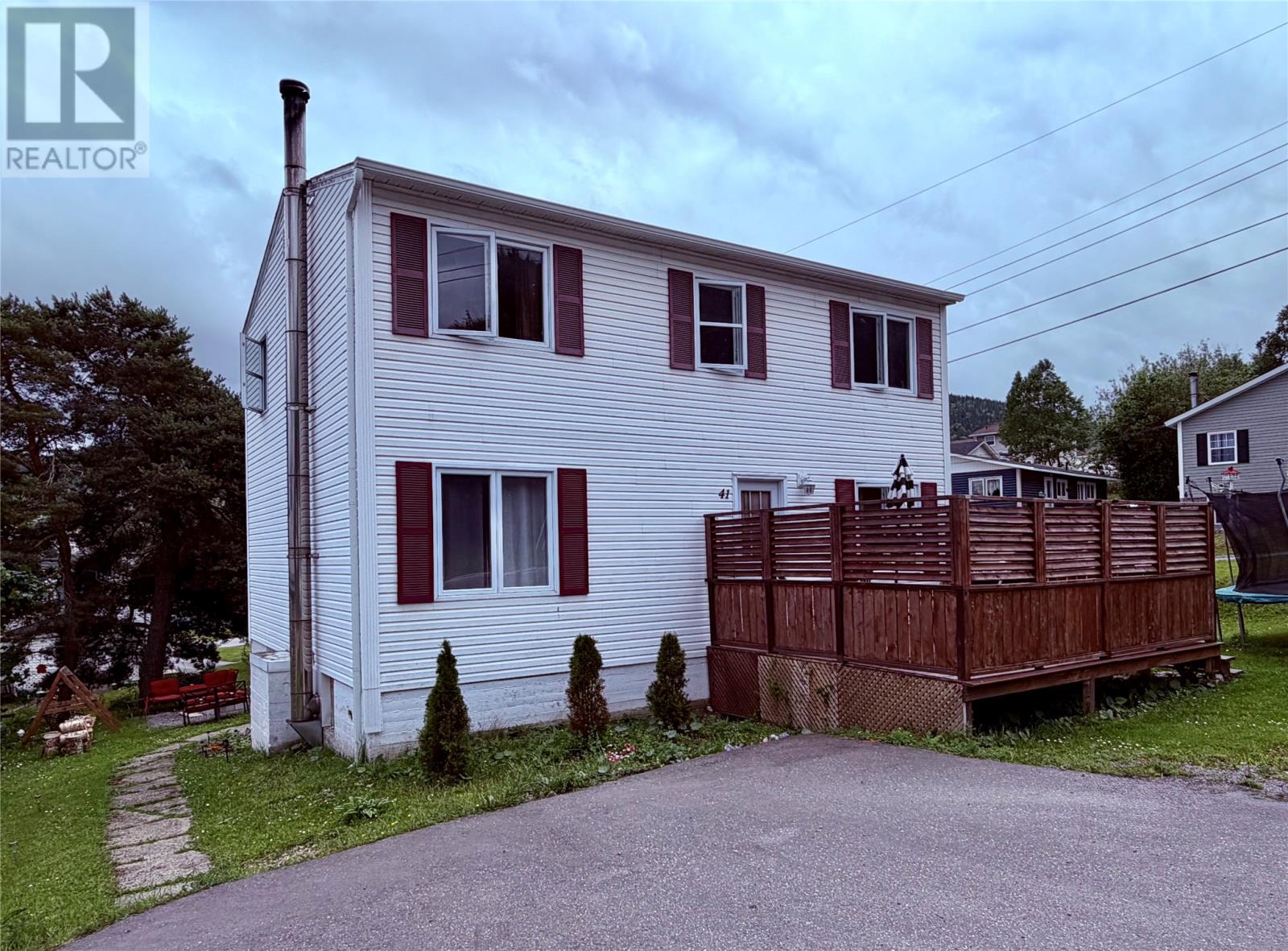 41 Country Road Property Photo 2