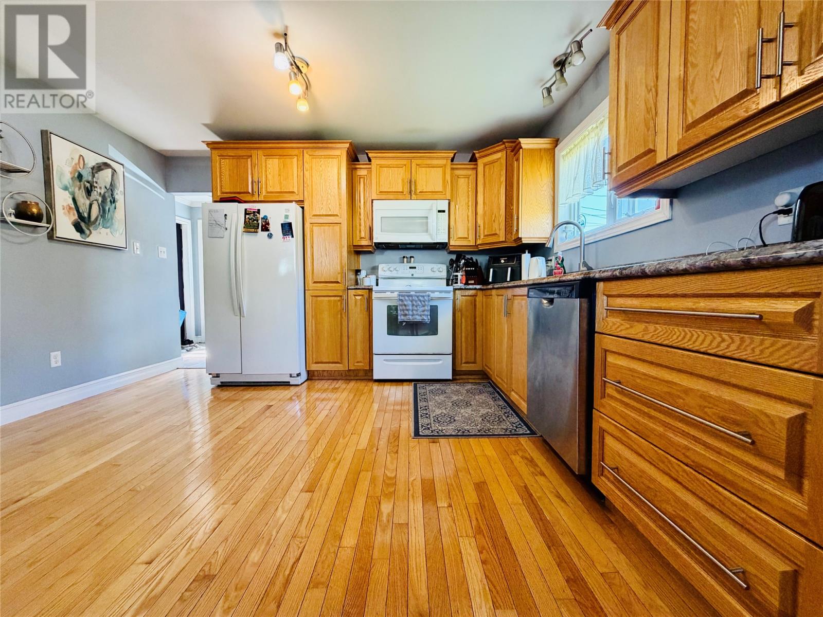 41 Country Road Property Photo 7