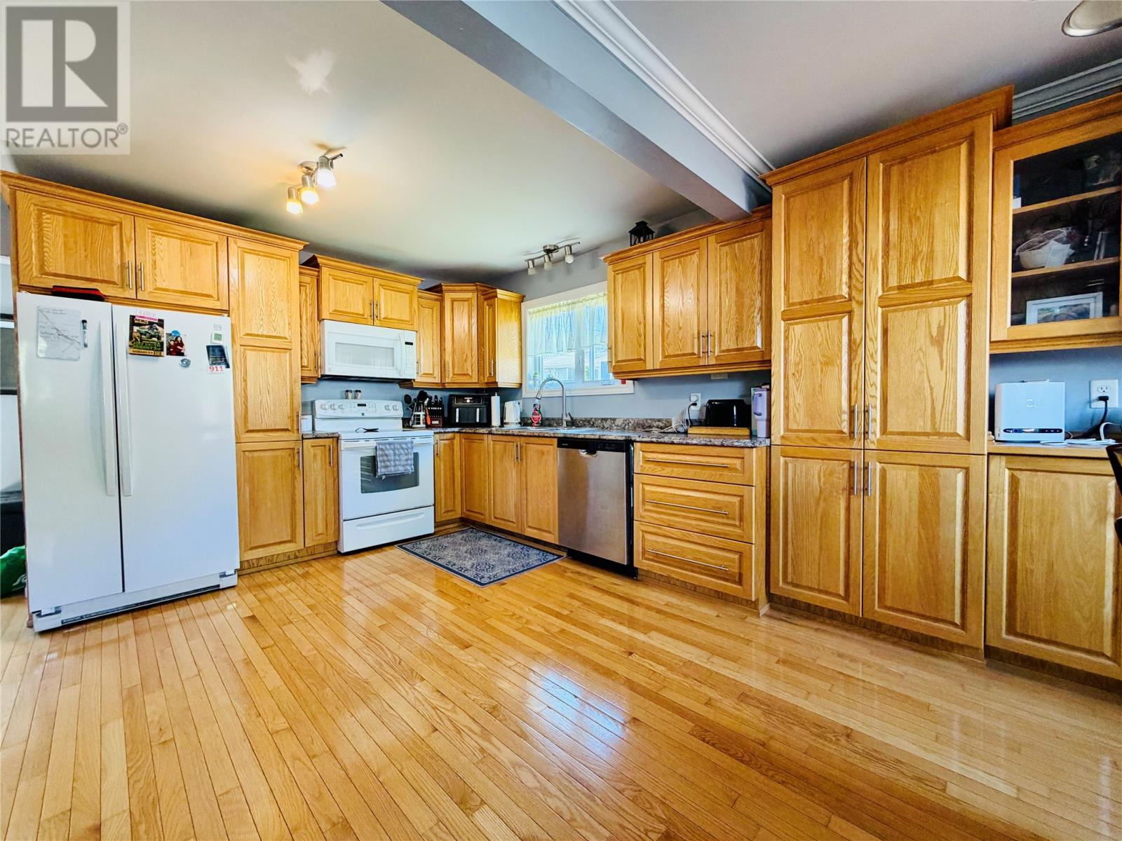 41 Country Road Property Photo 8
