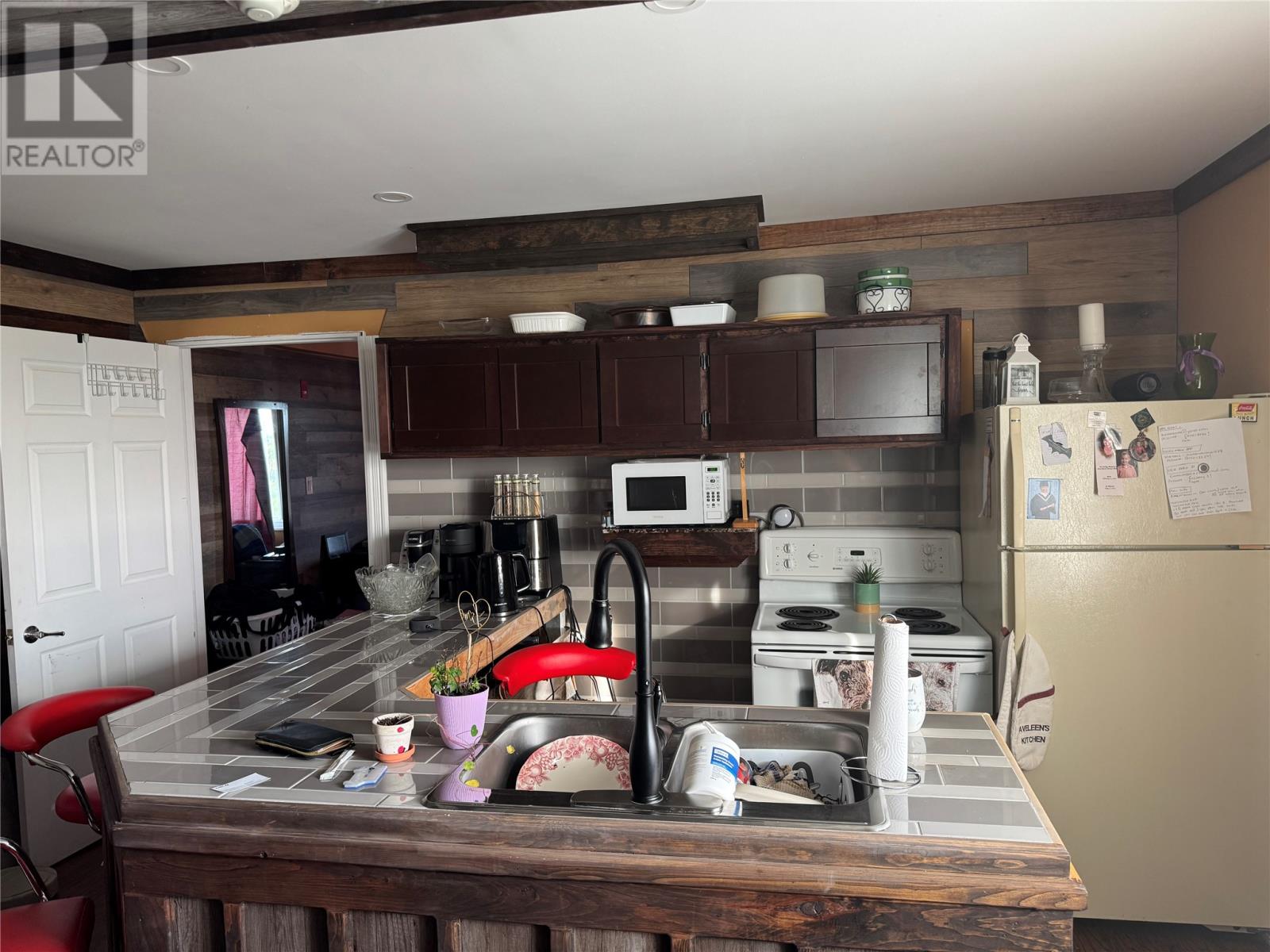 8 Cloud Drive Property Photo 5