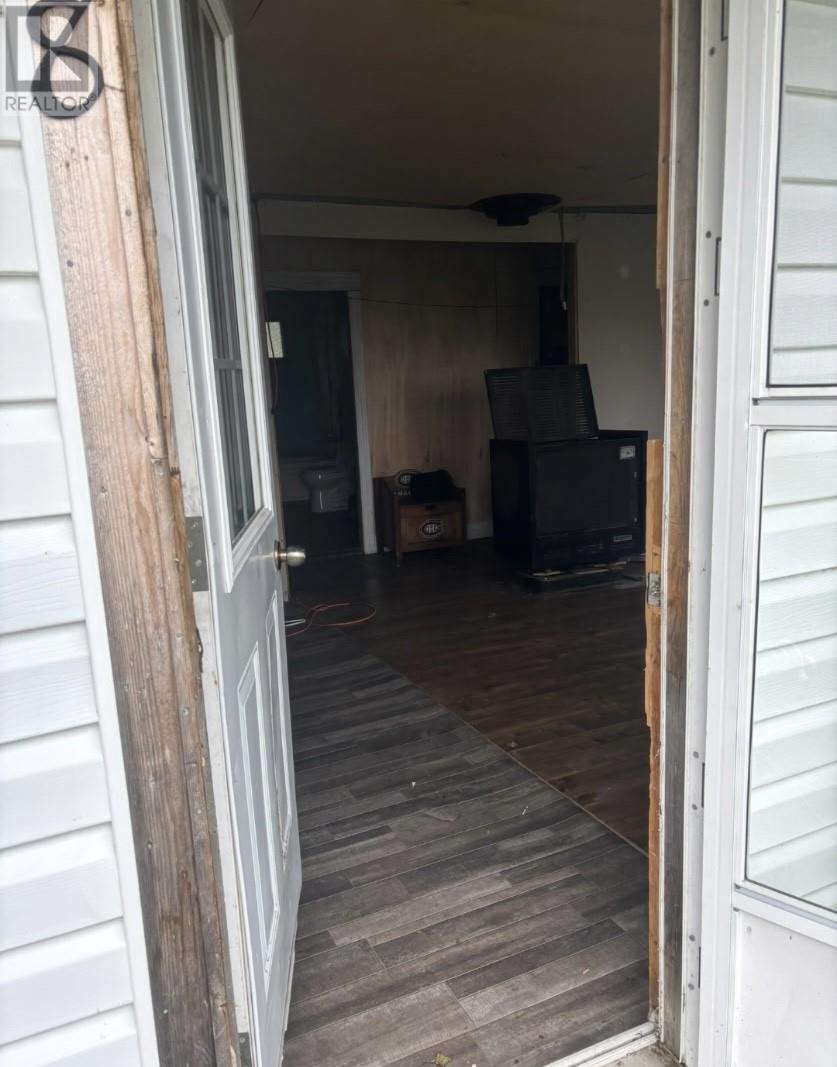 8 Courthouse Road Property Photo 3