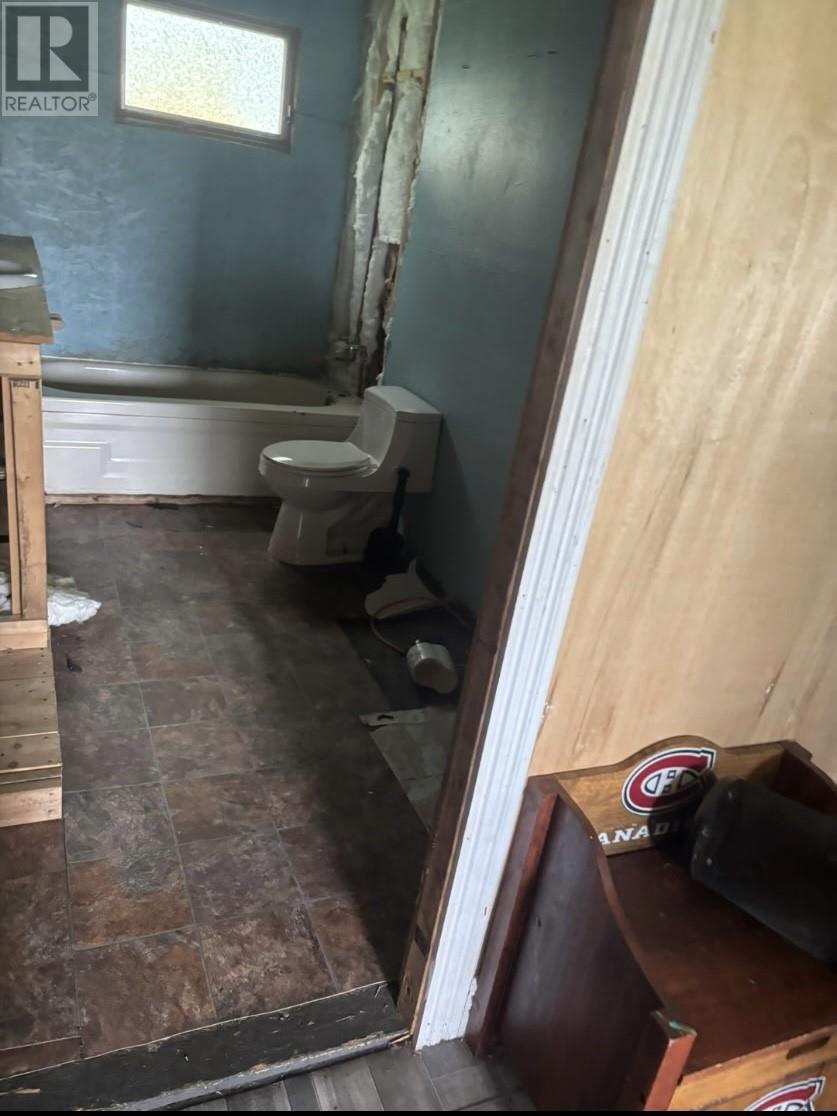 8 Courthouse Road Property Photo 4