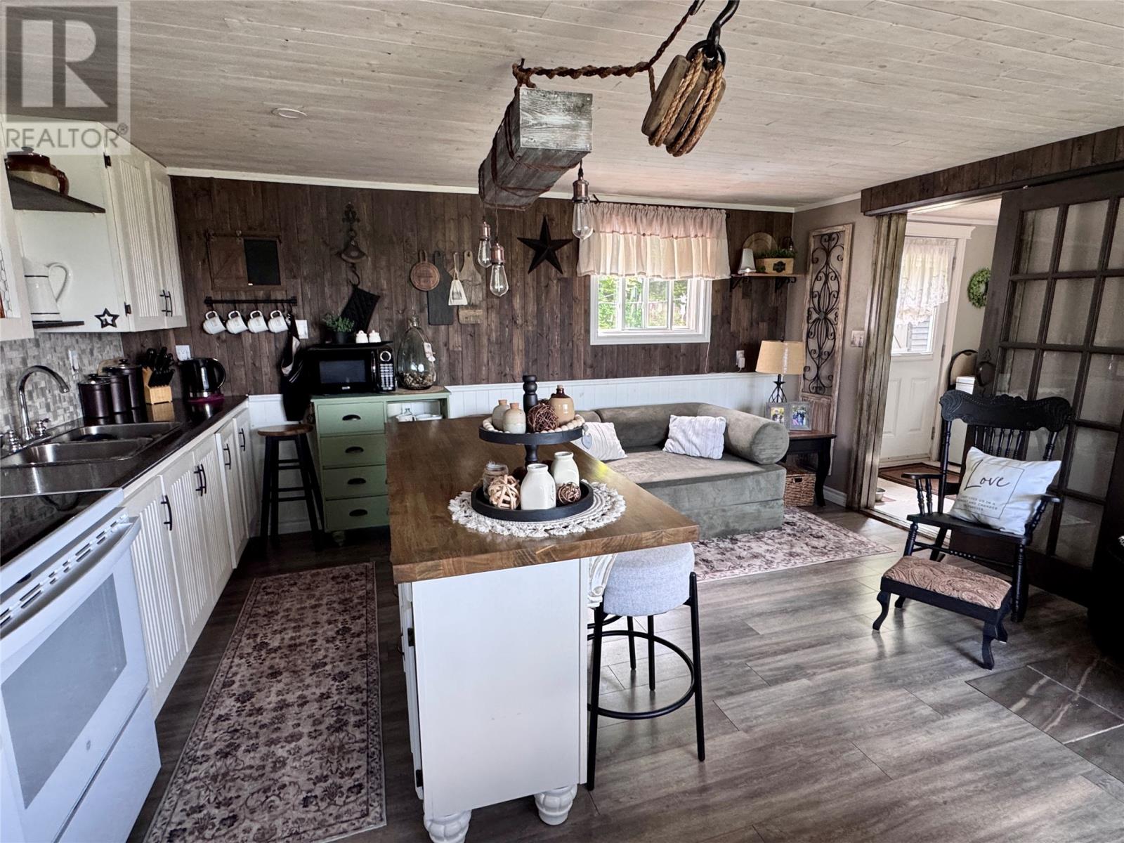 37 New Road Property Photo 21