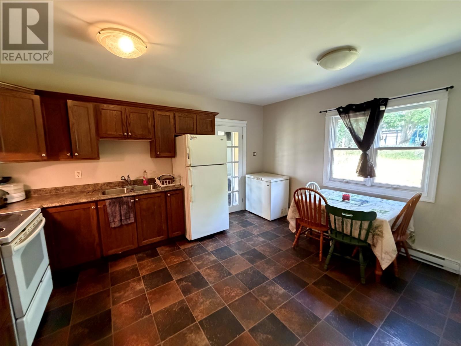 8 St Clare Avenue Property Photo 2