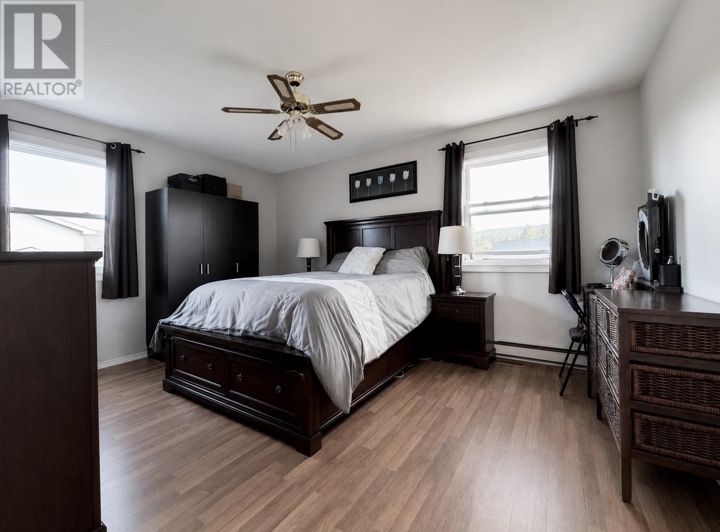 10 Castlewood Drive Property Photo 17