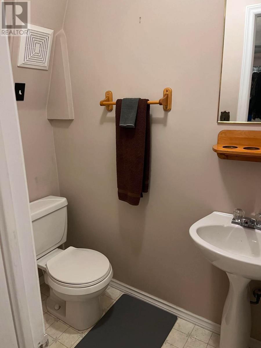 10 Castlewood Drive Property Photo 23