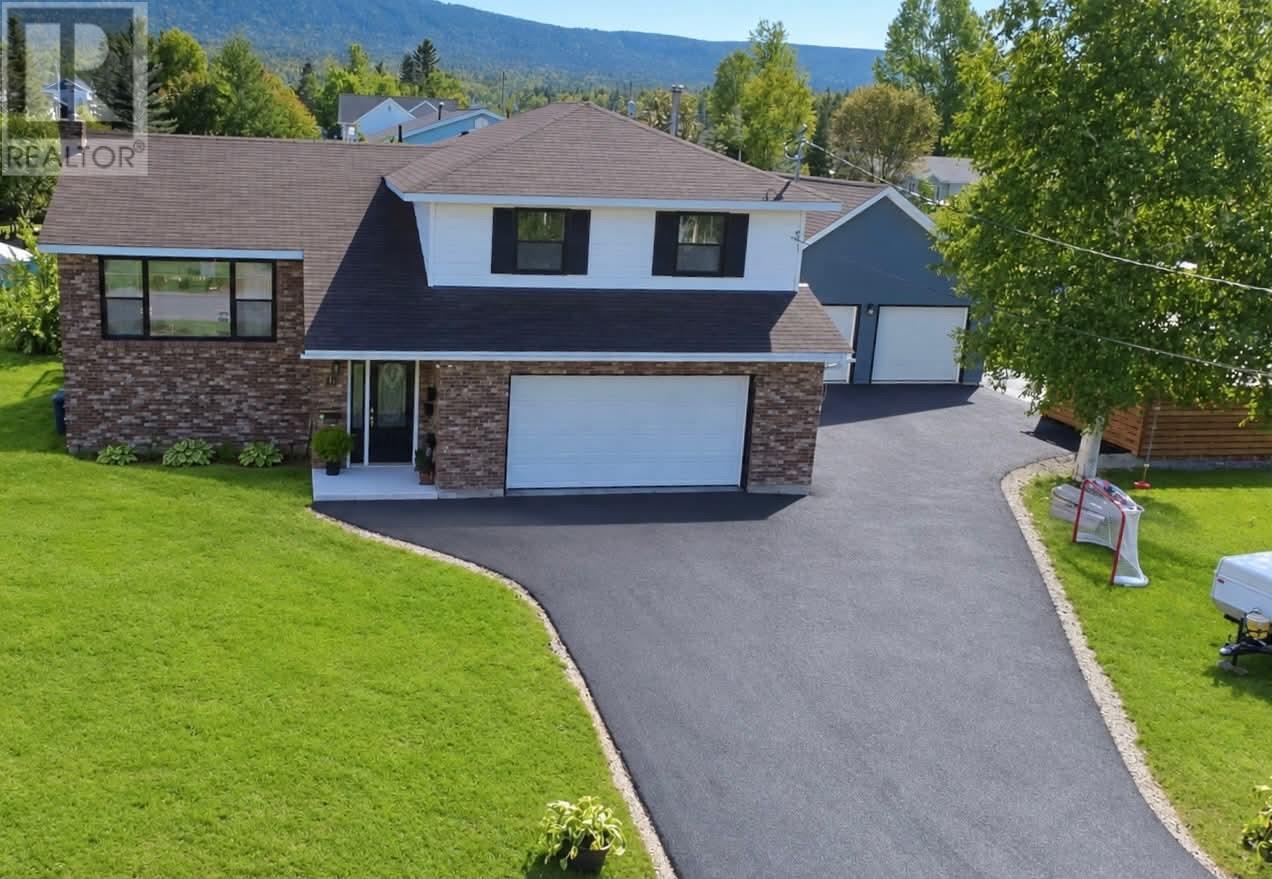 10 Castlewood Drive Property Photo 29