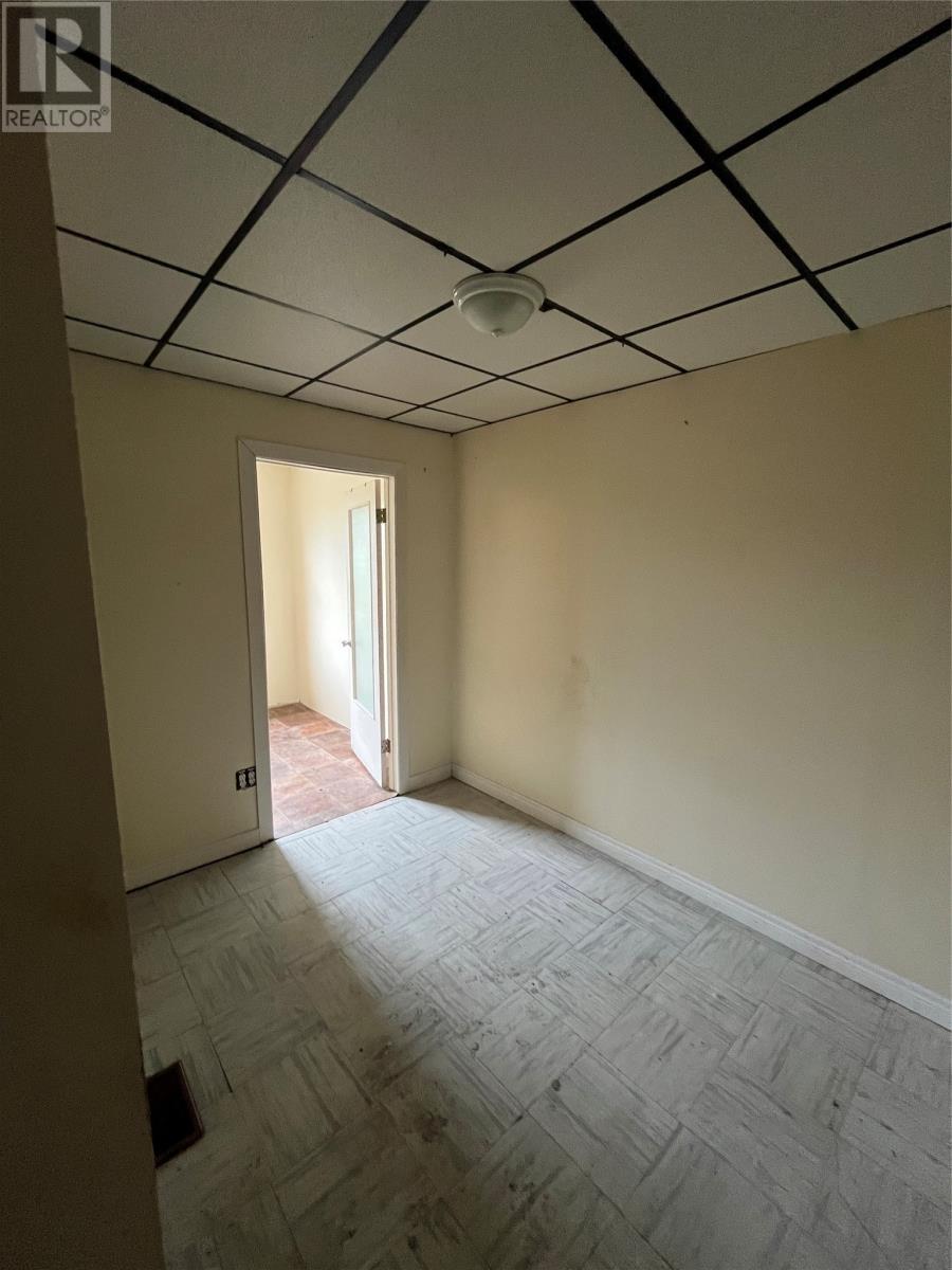 41-51 Thicket Road Property Photo 11