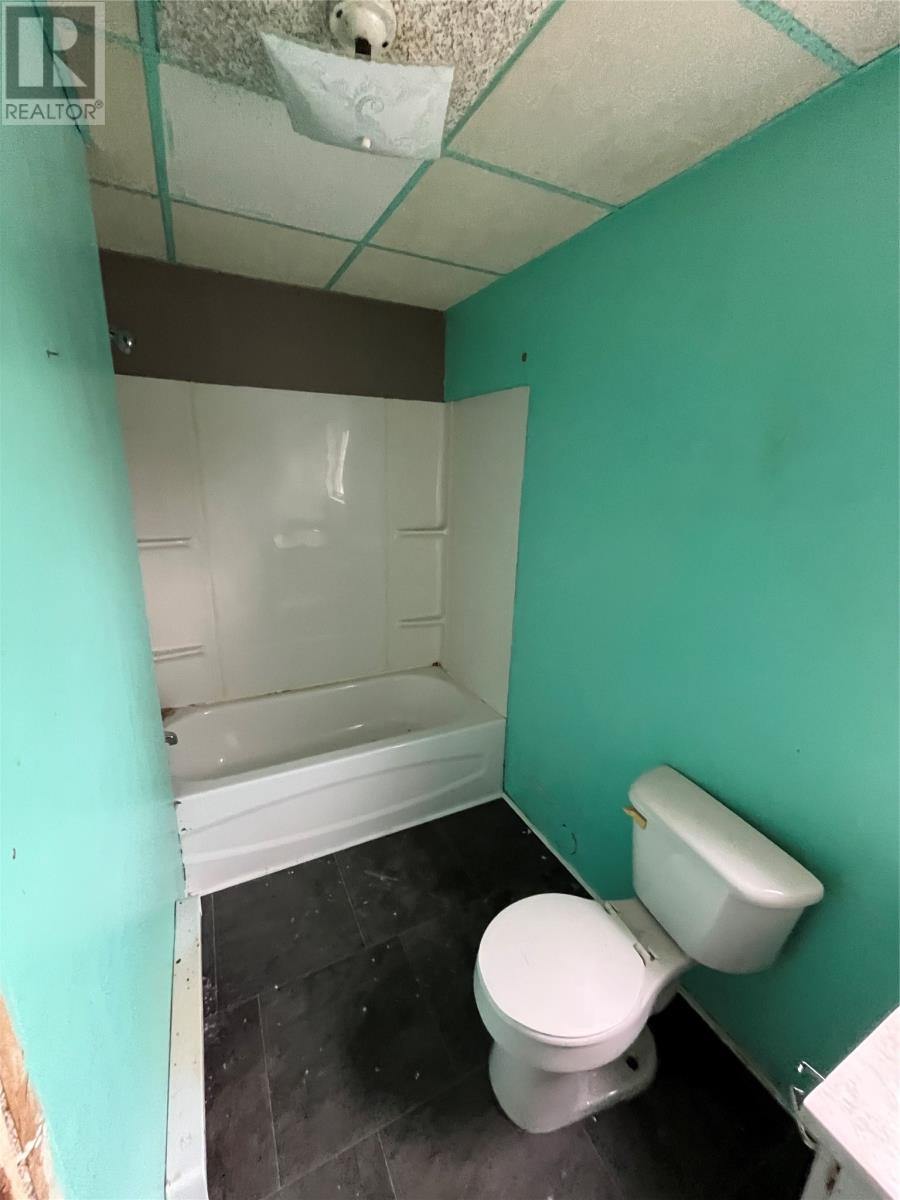 41-51 Thicket Road Property Photo 13