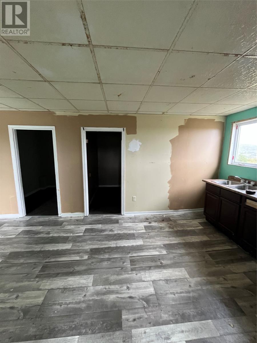 41-51 Thicket Road Property Photo 14