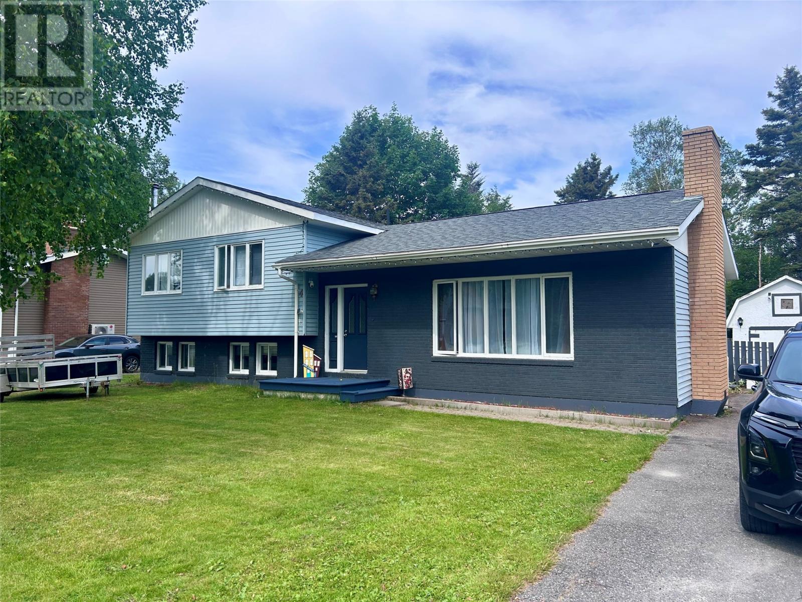 4 Elmwood Crescent Property Photo 1